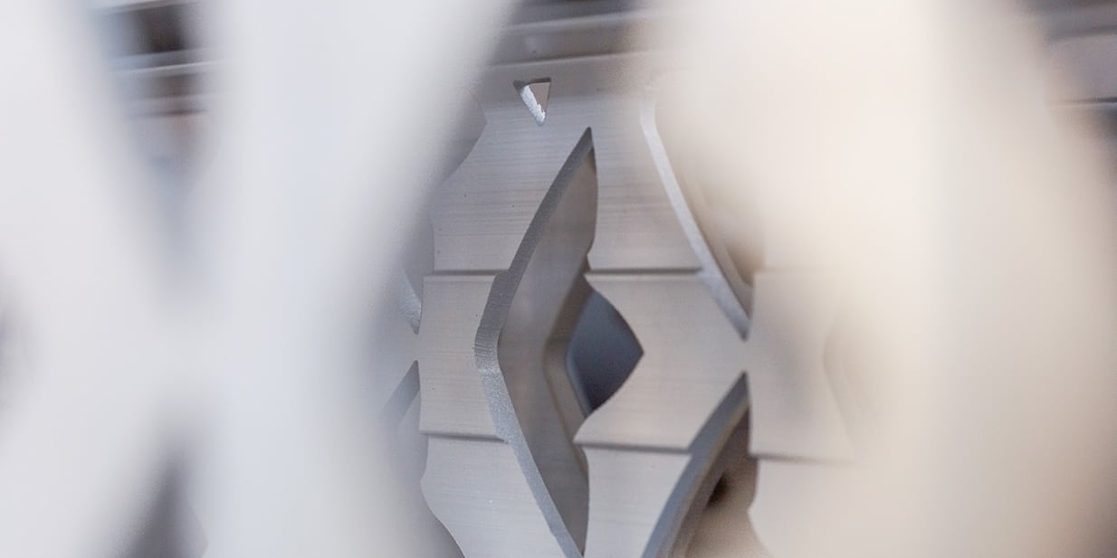 motif découpe colonne creille ajourée