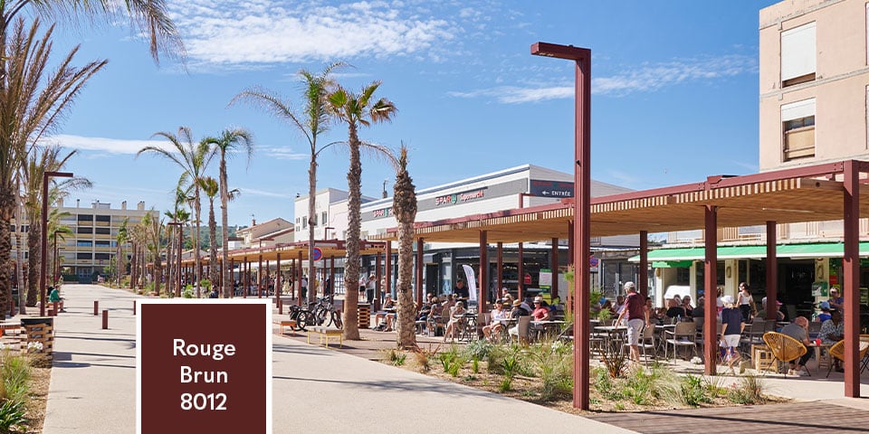 couleur rouge brun 8012 pour mât éclairage public en aluminium Technilum