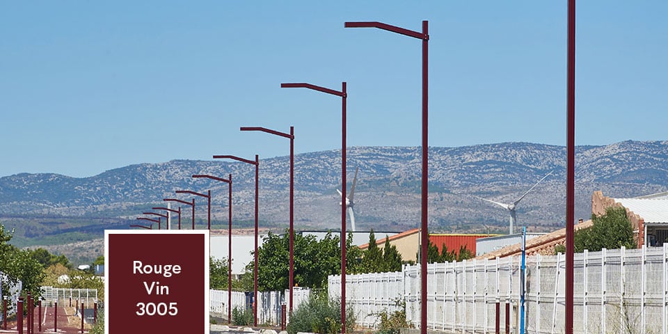 couleur rouge vin 3005 pour mât éclairage public en aluminium Technilum