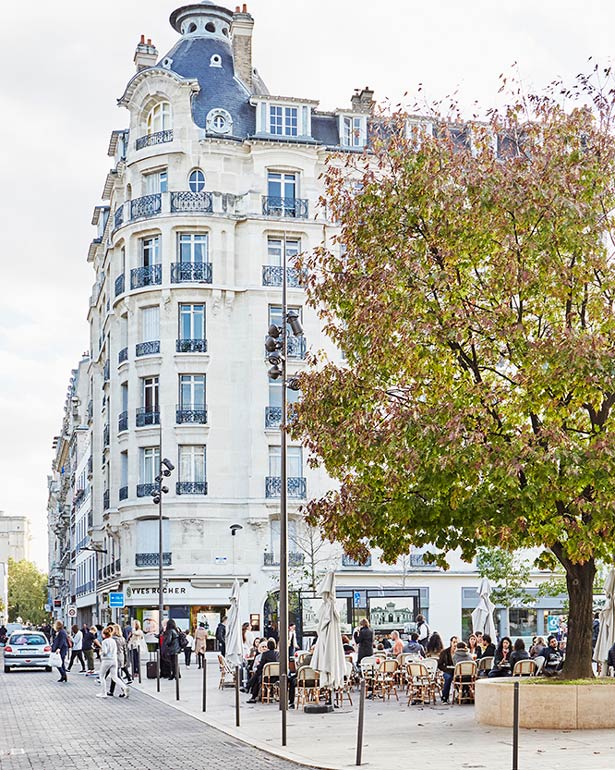 Parvis de la gare RER, Vincennes