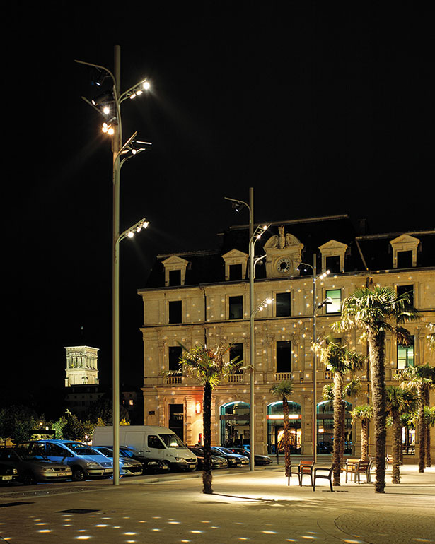 Aristide Briand Square, Valence